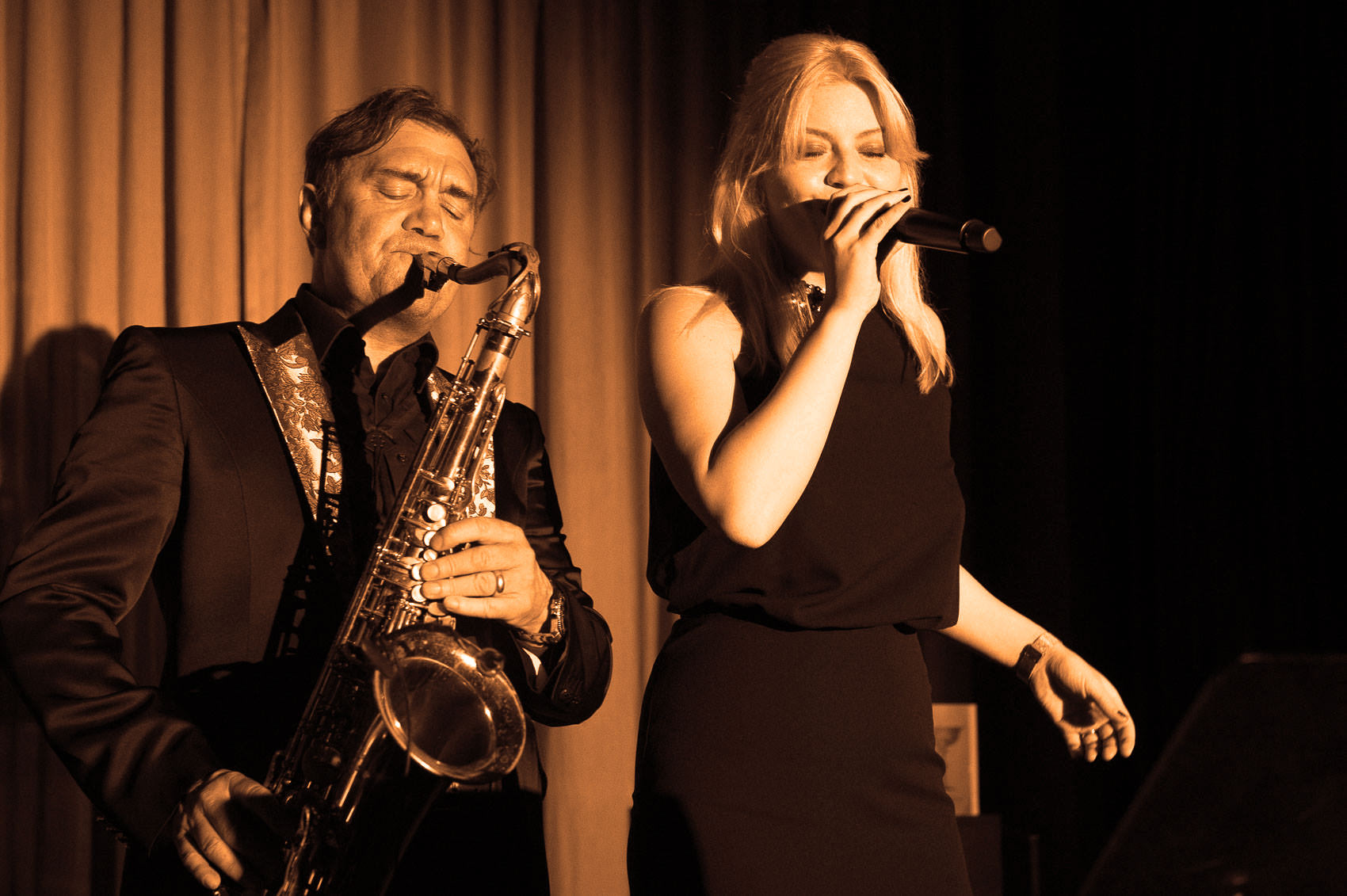 Nyssina MisterSaxr Live